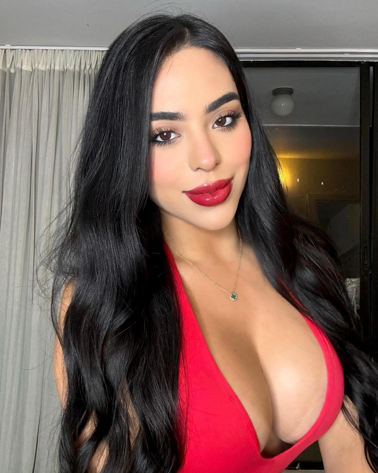 Valentina Abello - Free pics, galleries & more at Babepedia