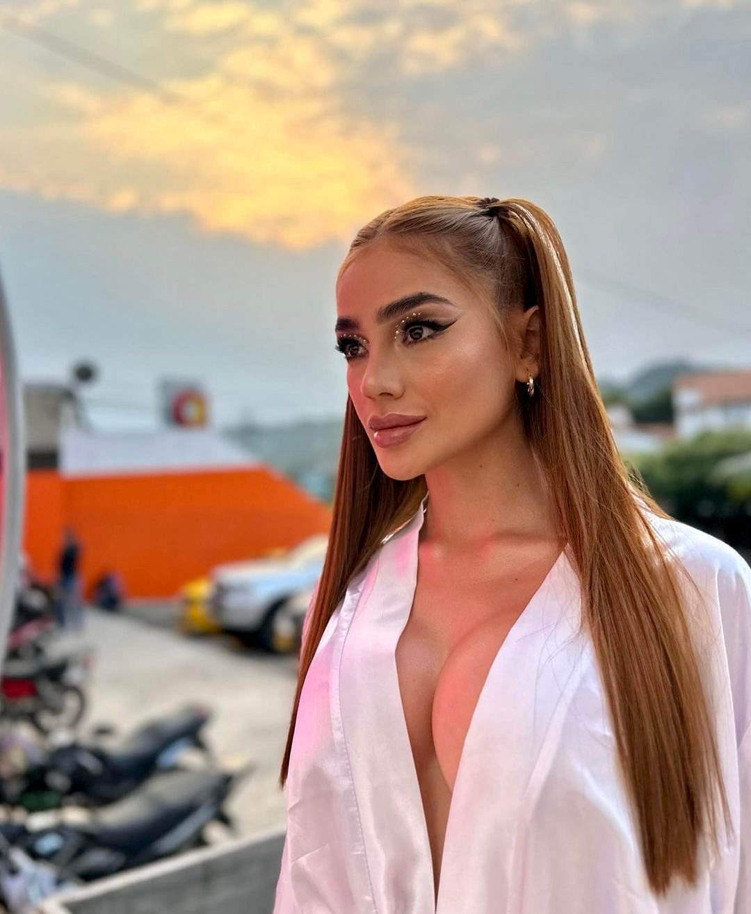 Valentina Rodriguez - Free nude pics, galleries & more at Babepedia