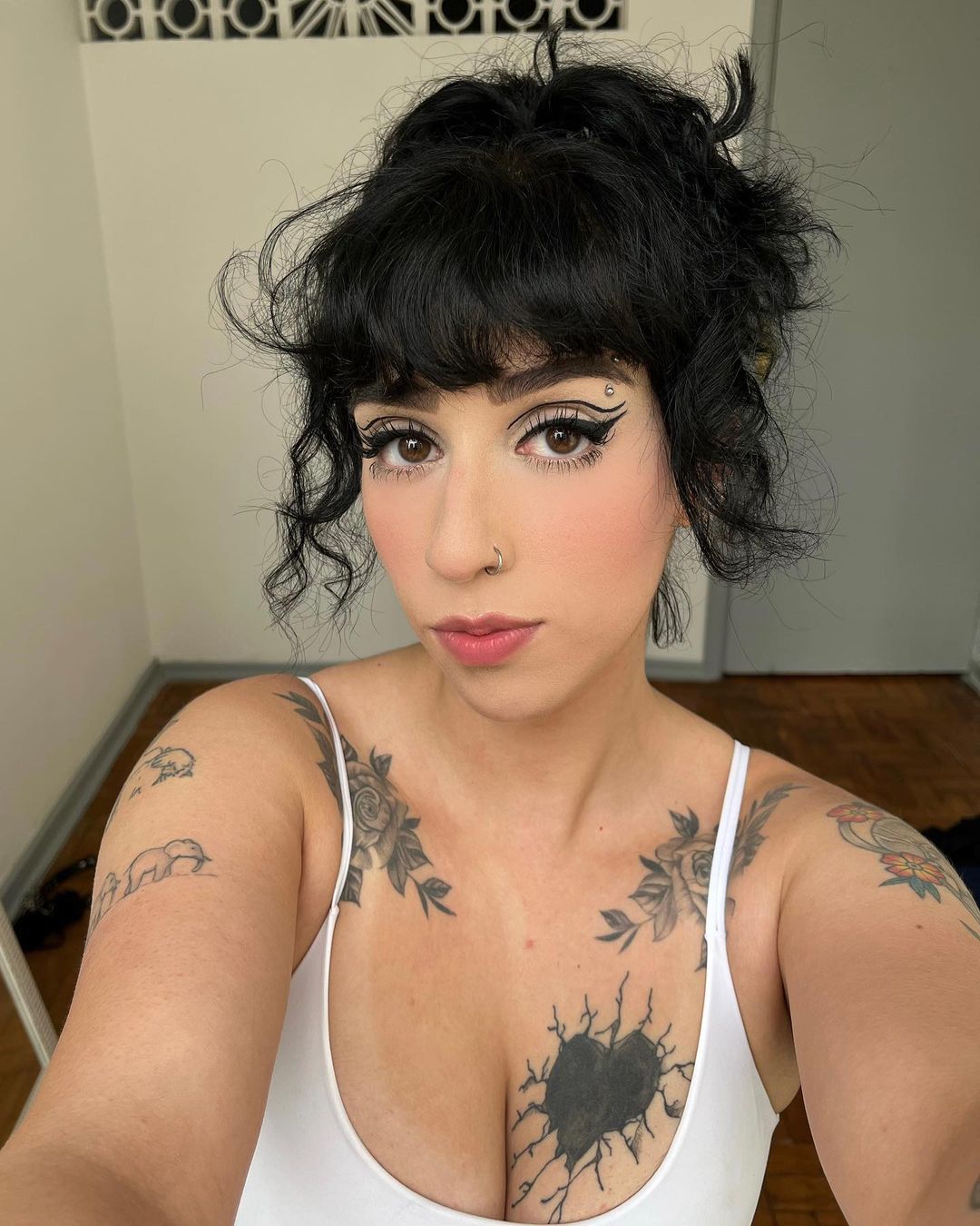 Veronica Domingues - Free nude pics, galleries & more at Babepedia