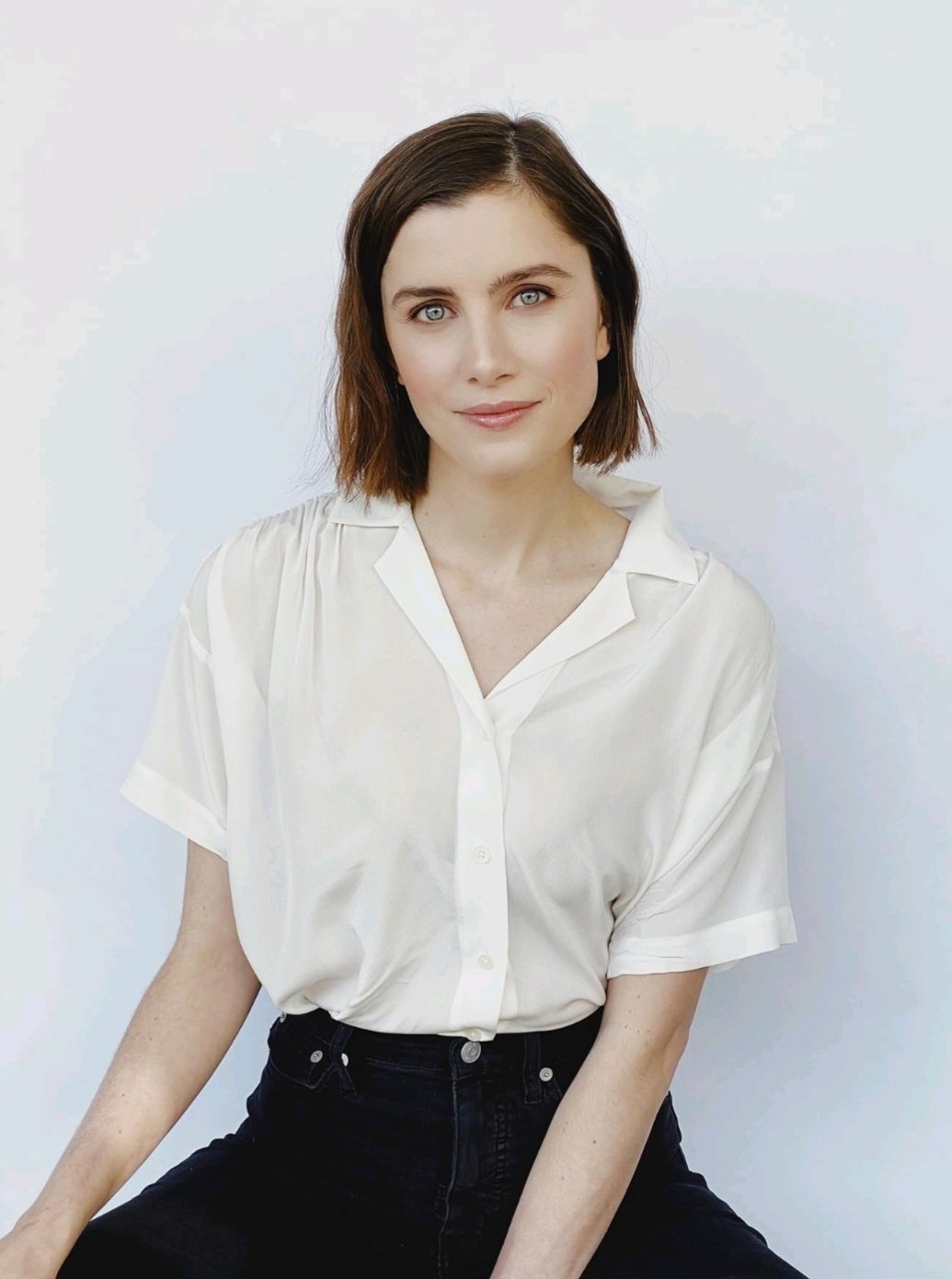 Vic Michaelis - Free pics, galleries & more at Babepedia