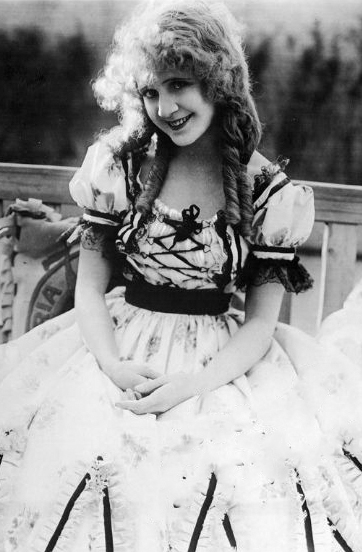 Virginia Myers - Tancerka