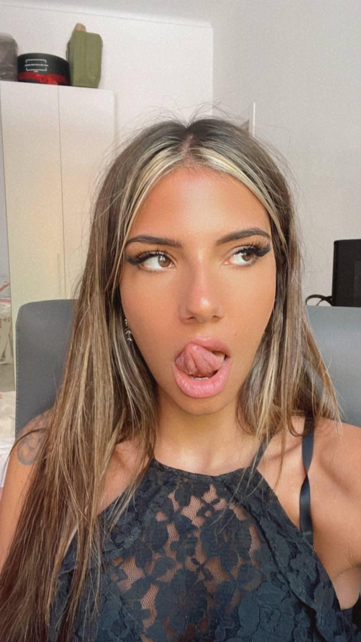 Ylenia Frezza - Free pics, galleries & more at Babepedia