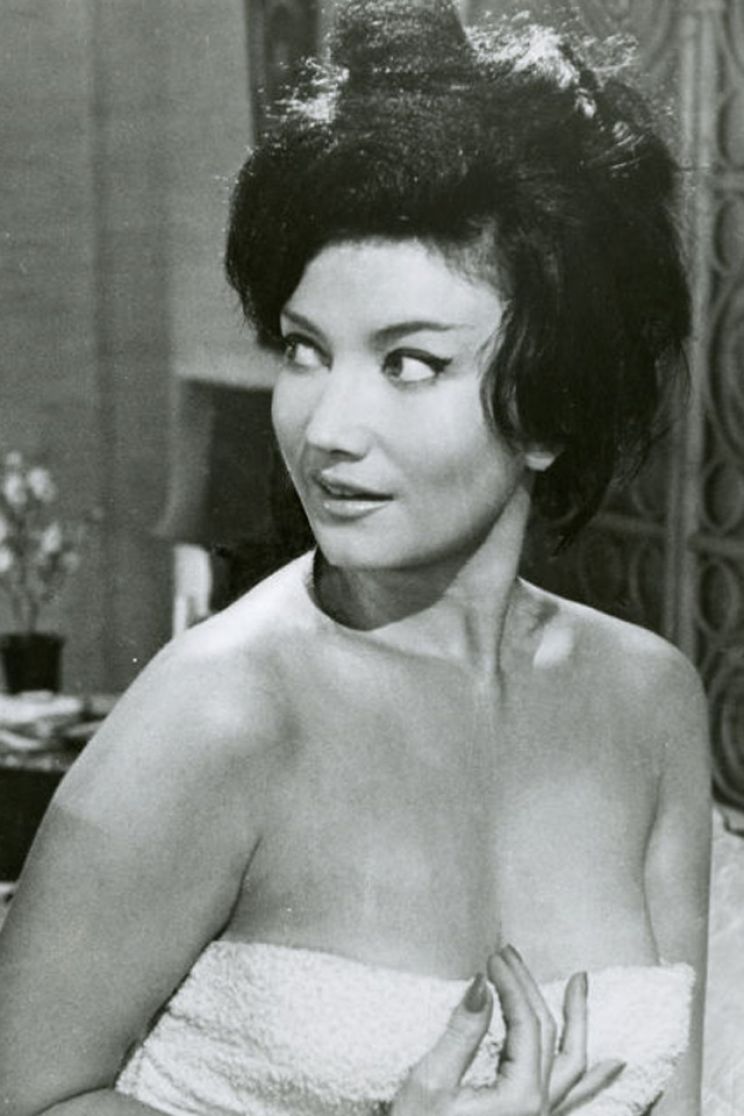 Zena Marshall - Free pics, galleries & more at Babepedia