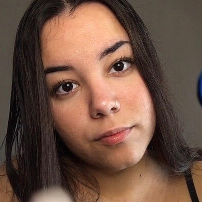 Zeneia`s ASMR - Gwiazda asmr, Youtuber