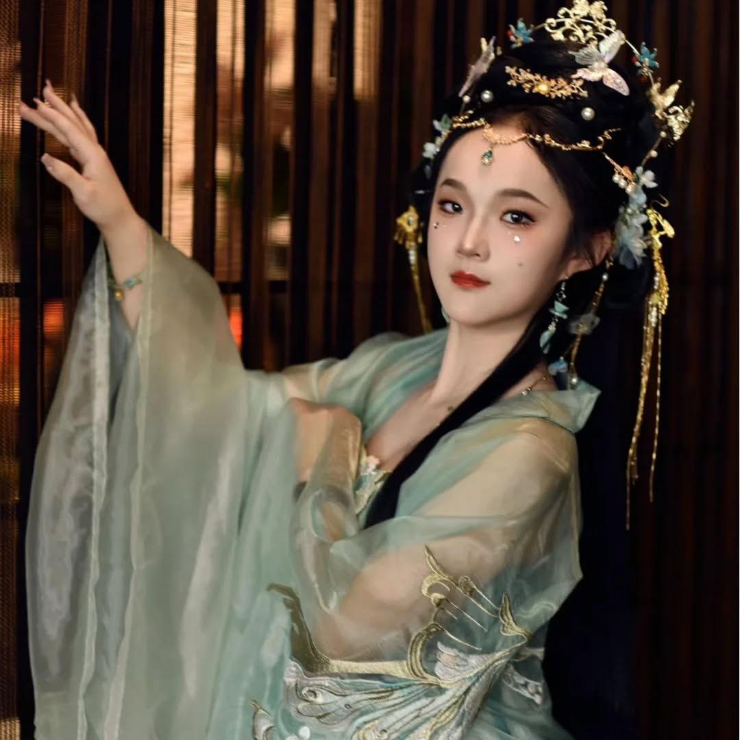 Zhou Yaqin - Sportsmenka: gimnastyczka