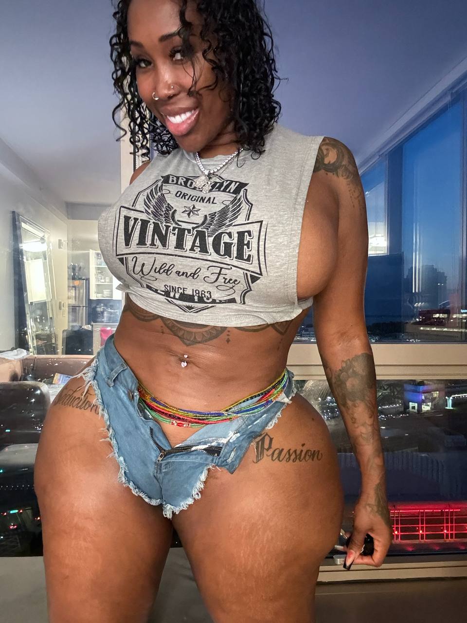 Zmeena Orr - Free nude pics, galleries & more at Babepedia