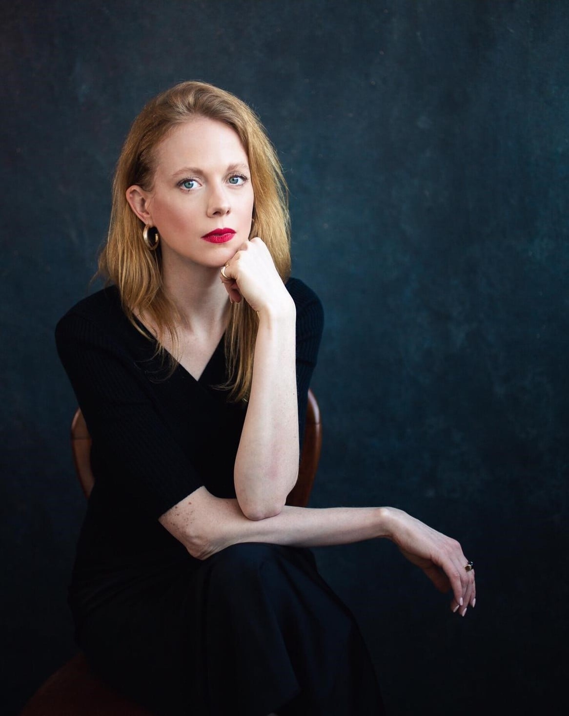 Zoe Boyle - Free pics, galleries & more at Babepedia