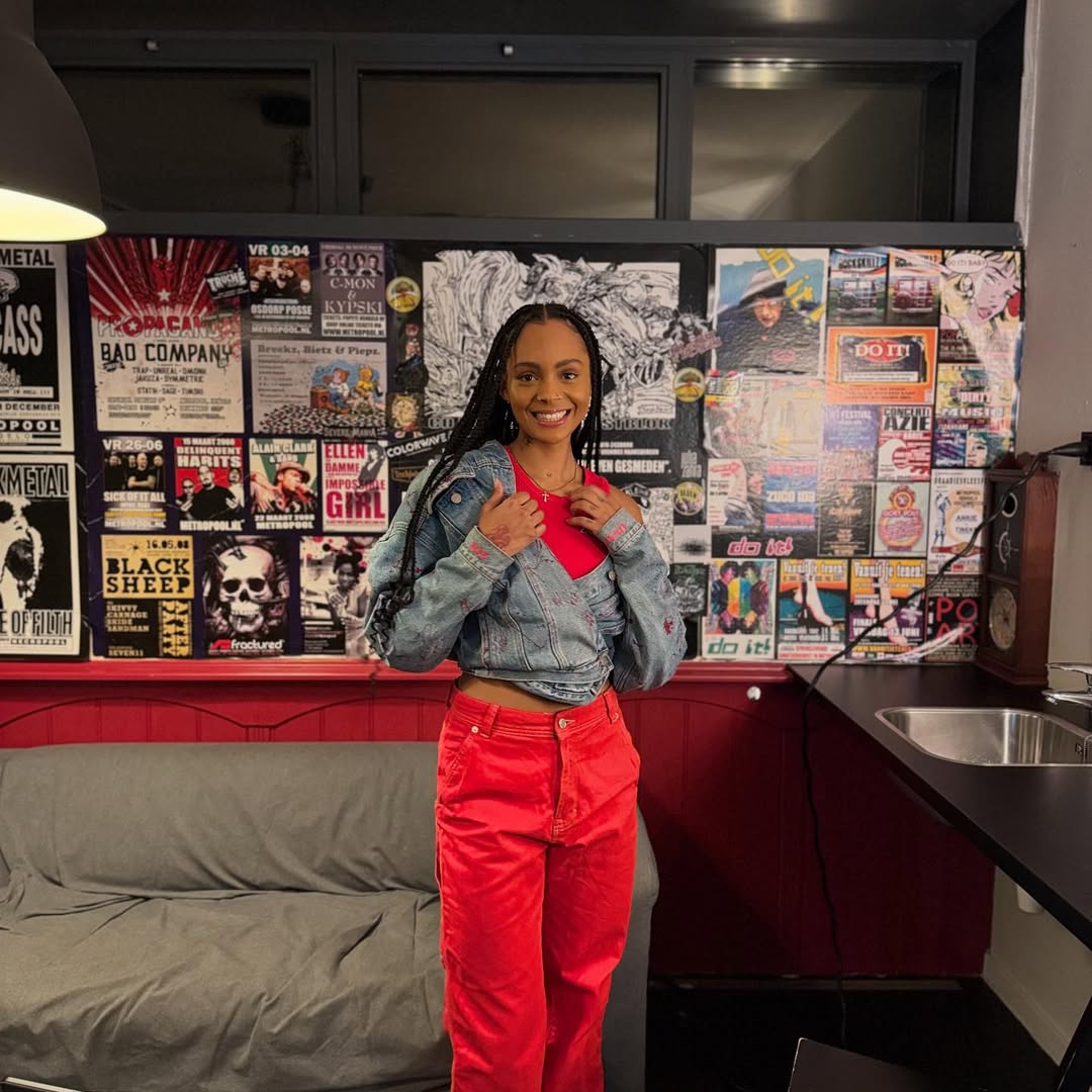 Zoe Livay - Aktorka, Muzyk